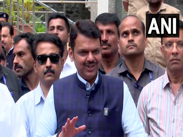 महाराष्ट्र सीएम फडणवीस ने राहुल गांधी के 'वोट धोखाधड़ी' के दावों का उड़ाया मजाक